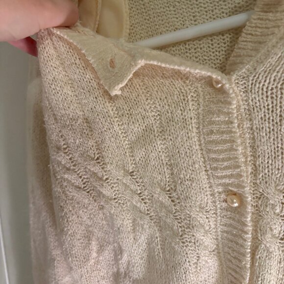 Vintage Cream Cable Knit Cardigan with Pearls - Picture 4 of 4